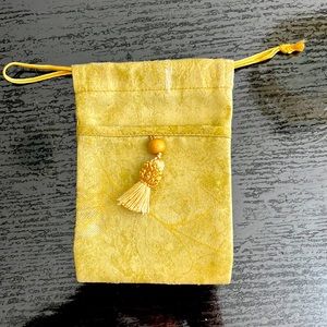 Cloth pouch NWT.